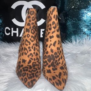 Women leopard/zebra ankle boots size 8